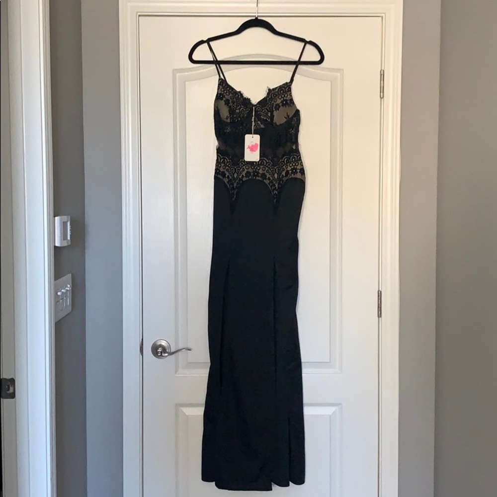 L’ATISTE black sexy gown